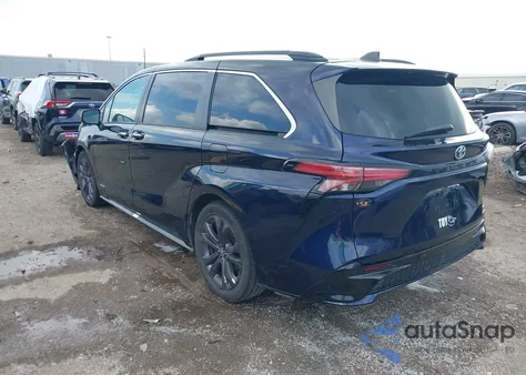 2021 Toyota Sienna Xse z USA, uszkodzony, nr VIN 5TDDRKEC8MS023986